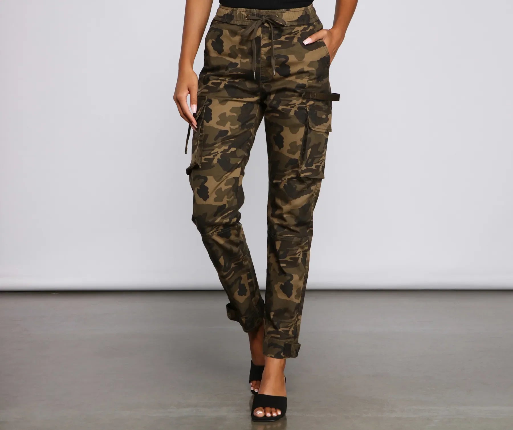 Weekend Bargains to Relish Lowkey Style High Rise Cargo Joggers