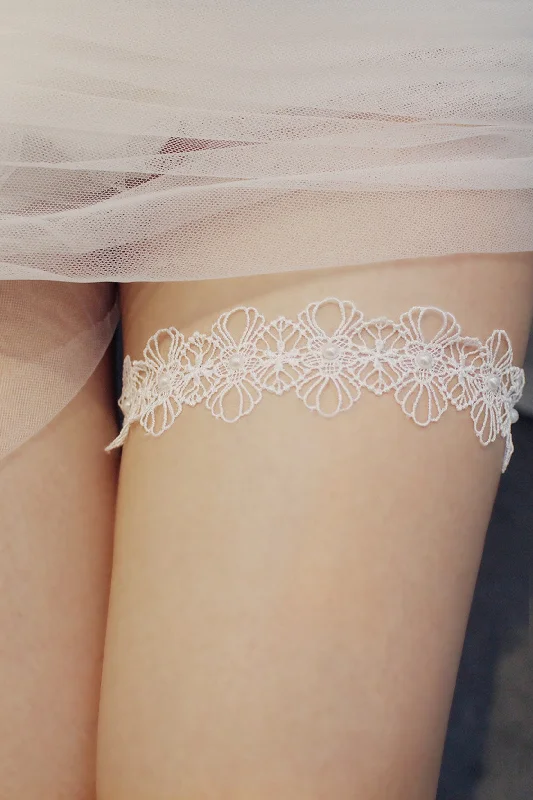 Weekend Shopping Made Better Lace Wedding Garter with Pearls CZ0313