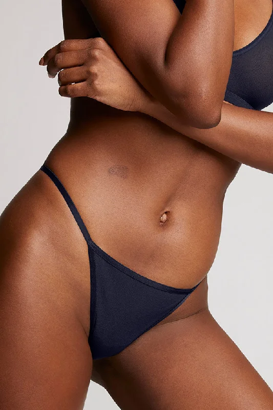 Weekend Offers That Please Sieve String Thong in Navy