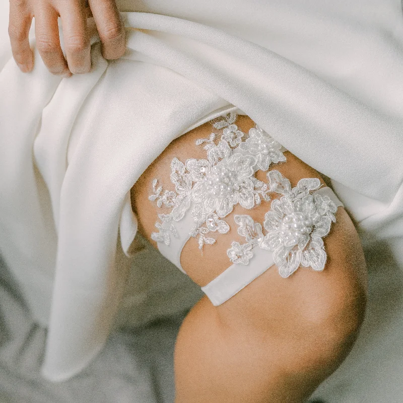 Low Prices pearls lace garter set, wedding garter set - PURE style 21049