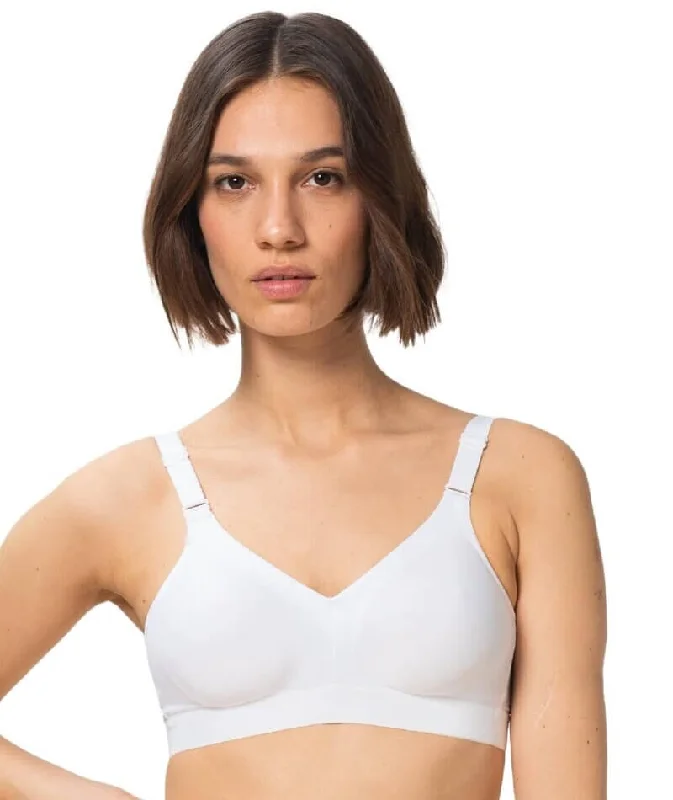 Triumph Triaction Wellness Wire-free Sports Bra - White